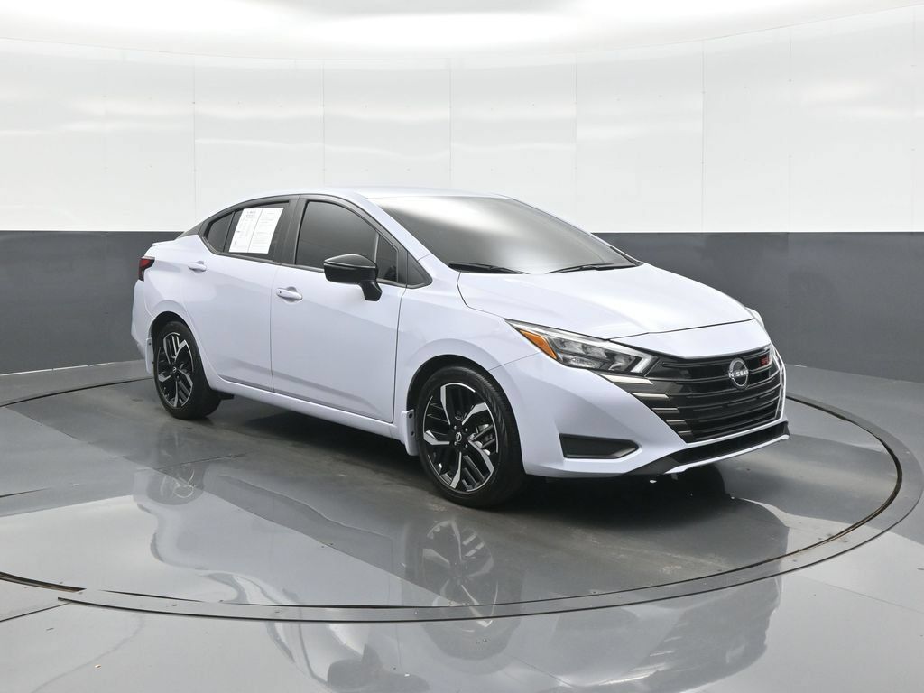 Used 2025 Nissan Versa SR w/ Trunk Package FWD image 1