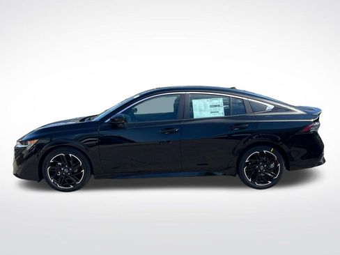 New 2026 Nissan Sentra SR w/ SR Premium Package FWD image 2