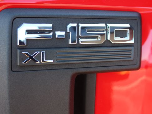 Used 2022 Ford F150 XL image 48