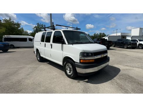 Certified 2017 Chevrolet Express 2500 w/ Express Access Plus Package RWD image 2