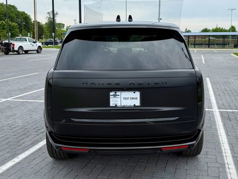 Used 2025 Land Rover Range Rover SE AWD/4WD image 8