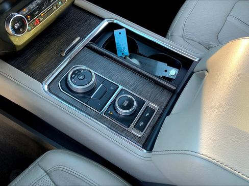 Used 2020 Ford Expedition Limited w/ Equipment Group 302A image 14