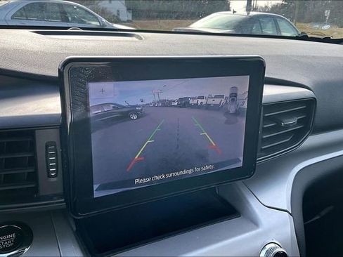 Used 2023 Ford Explorer XLT image 14
