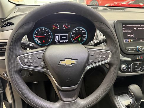 Used 2022 Chevrolet Equinox LS FWD image 19