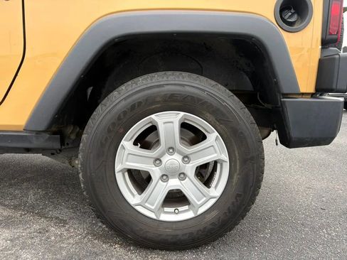 Used 2013 Jeep Wrangler Sport AWD/4WD image 21