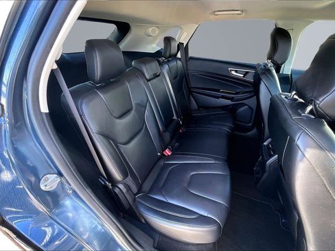 Used 2019 Ford Edge Titanium image 20