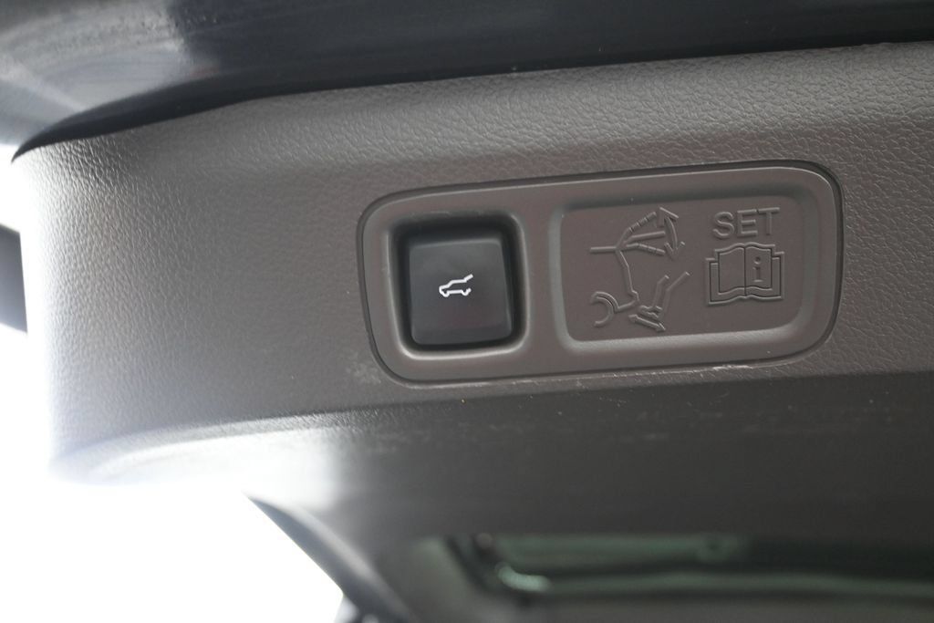 Used 2022 Lincoln Navigator L Reserve AWD/4WD image 15
