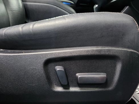 Used 2017 Toyota Highlander Limited image 16