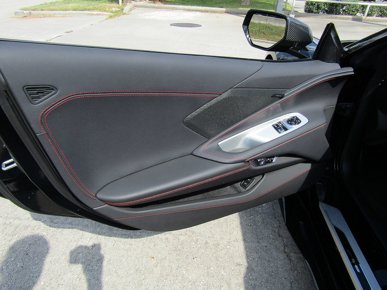 Used 2024 Chevrolet Corvette Z06 RWD image 11