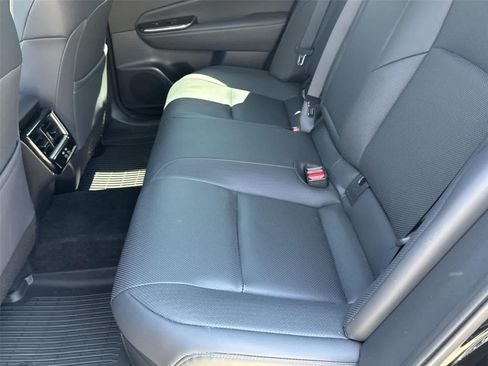 Used 2025 Toyota Crown Platinum AWD/4WD image 15