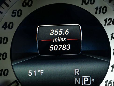 Used 2016 Mercedes-Benz E 350 4MATIC Sedan image 9