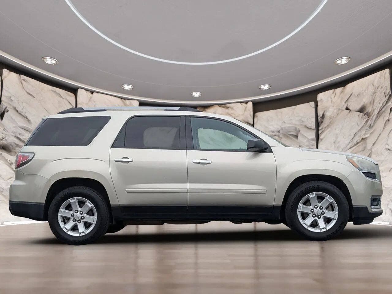 Used 2013 GMC Acadia SLE FWD image 15