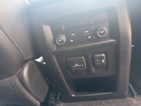 Used 2020 Chevrolet Traverse Premier w/ Redline Edition FWD image 15