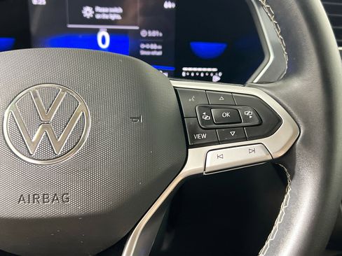 Used 2022 Volkswagen Tiguan SE image 19