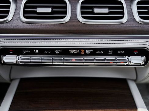 Used 2026 Mercedes-Benz Maybach GLS 600 4MATIC image 79