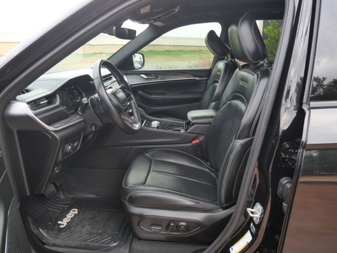 Used 2022 Jeep Grand Cherokee Overland image 19