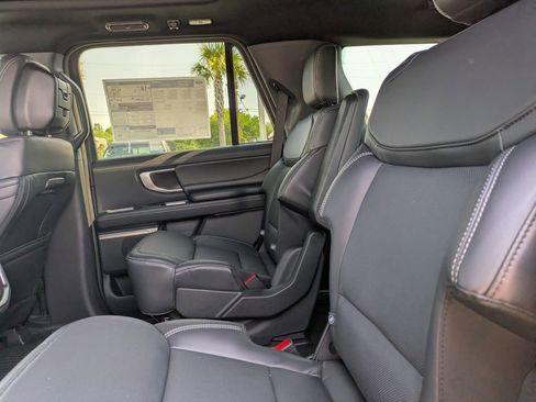 New 2026 Ford Expedition Platinum AWD/4WD image 17
