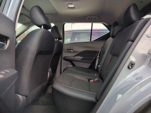 Used 2023 Nissan Kicks SV image 15