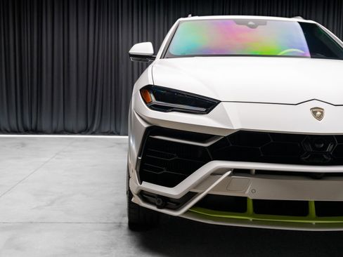 Used 2022 Lamborghini Urus image 19