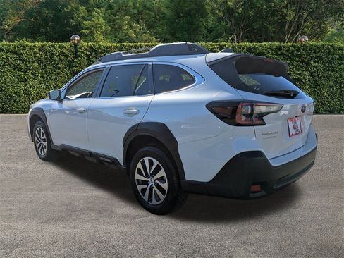 Used 2024 Subaru Outback Premium image 6