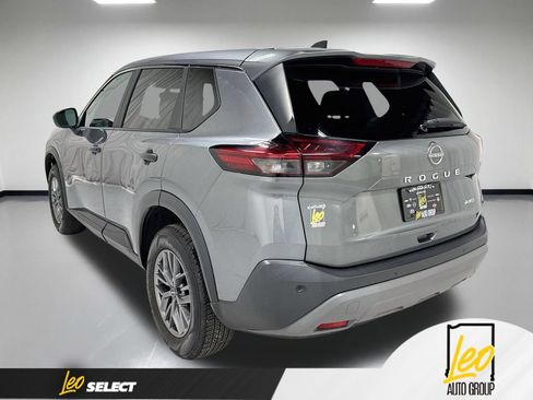 Used 2023 Nissan Rogue S AWD/4WD image 10