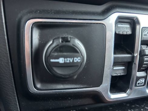 Used 2023 Jeep Wrangler Unlimited AWD/4WD image 29