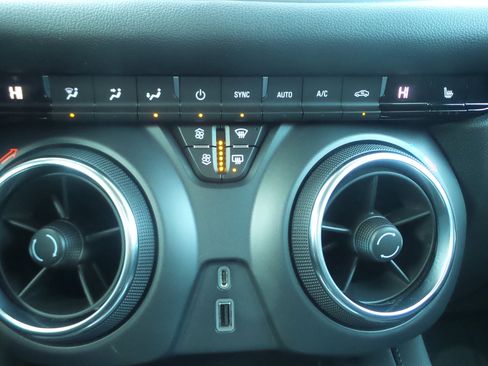 Used 2022 Chevrolet Blazer LT image 17