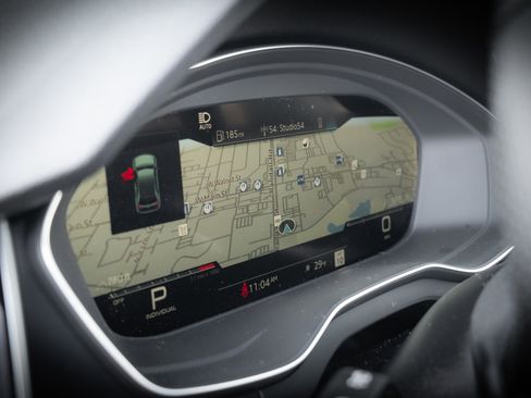 Certified 2025 Audi Q5 Prestige image 12