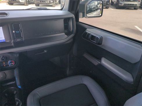 Certified 2023 Ford Bronco Black Diamond image 16