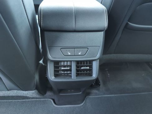 Used 2025 GMC Terrain Elevation w/ Elevation Premium Package AWD/4WD image 13