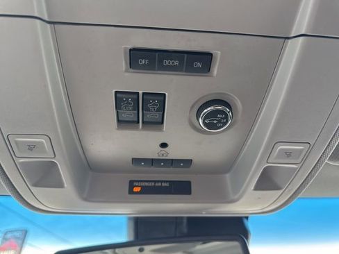 Used 2017 GMC Yukon Denali w/ Open Road Package image 8