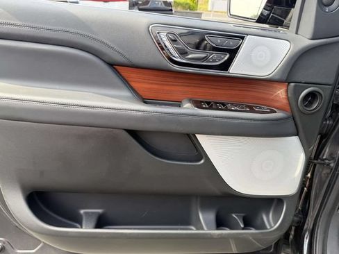 Certified 2024 Lincoln Navigator Reserve AWD/4WD image 18