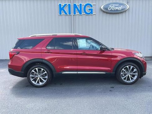 Certified 2025 Ford Explorer Platinum w/ Ultimate Package AWD/4WD image 5