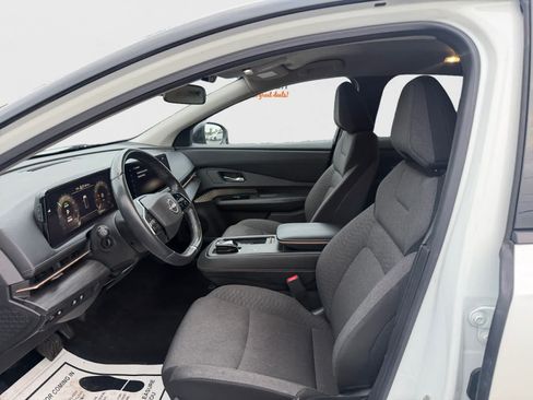 Used 2023 Nissan Ariya FWD image 12