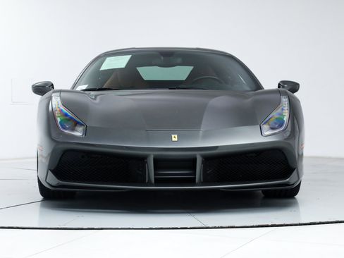 Used 2017 Ferrari 488 GTB image 11