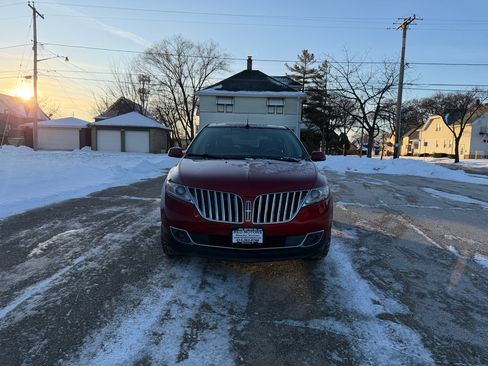Used 2014 Lincoln MKX AWD w/ Equipment Group 102A image 2
