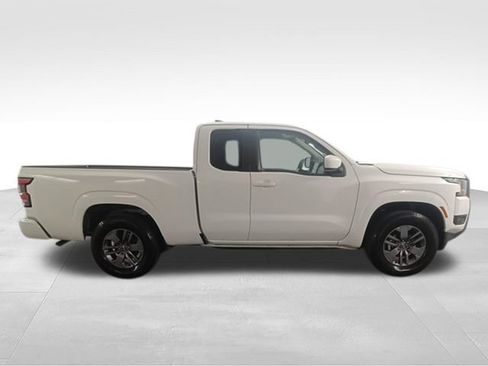 Used 2025 Nissan Frontier SV RWD image 10
