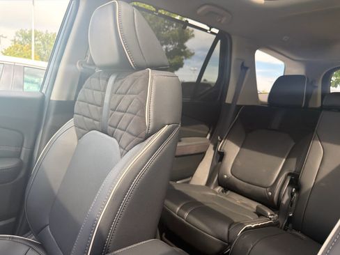 Used 2026 Honda Pilot Elite image 2