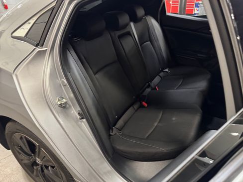 Used 2019 Honda Civic EX image 18
