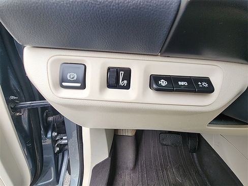 Used 2020 GMC Acadia Denali w/ Denali Ultimate Package image 20