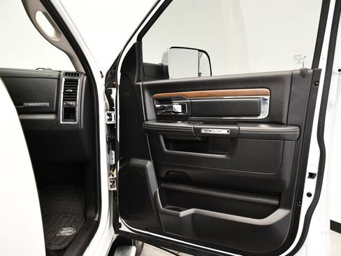 Used 2015 RAM 1500 Laramie w/ Convenience Group image 46