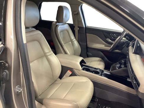 Used 2020 Lincoln Corsair AWD image 23