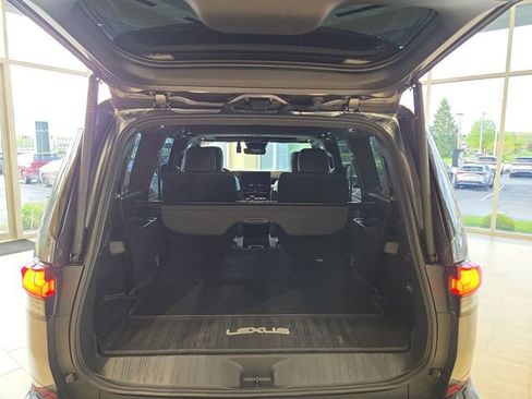 Used 2024 Lexus GX 550 w/ Accessory Package (2T) AWD/4WD image 34