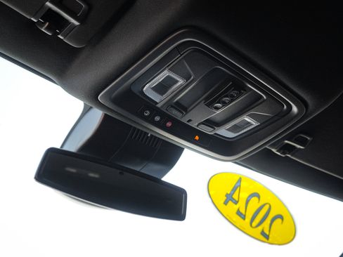 Used 2024 GMC Sierra 2500 AT4 image 27