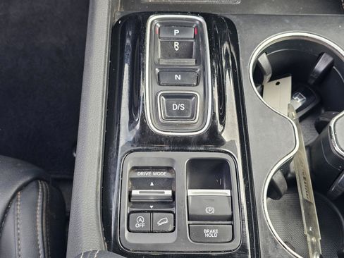 Used 2024 Honda Pilot Touring image 27