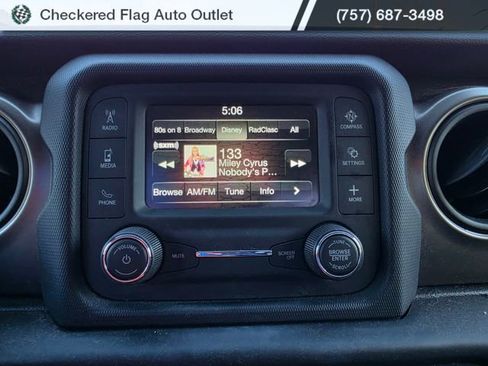 Used 2019 Jeep Wrangler Unlimited Sport image 17