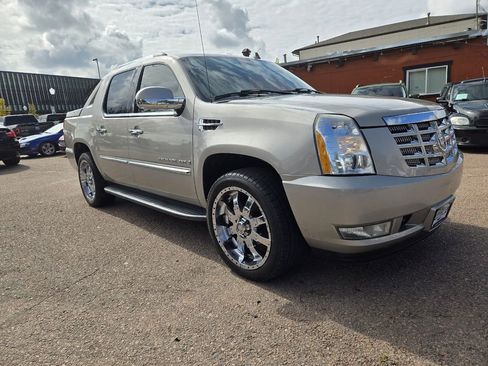 Used 2007 Cadillac Escalade EXT w/ Information Package image 13