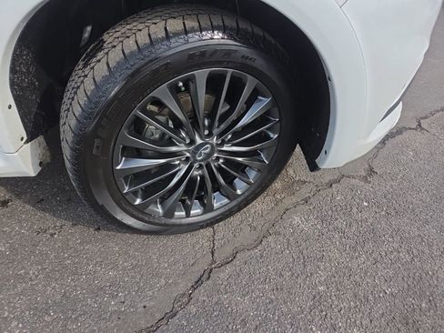 Used 2023 INFINITI QX80 Sensory w/ All-Season Package image 9