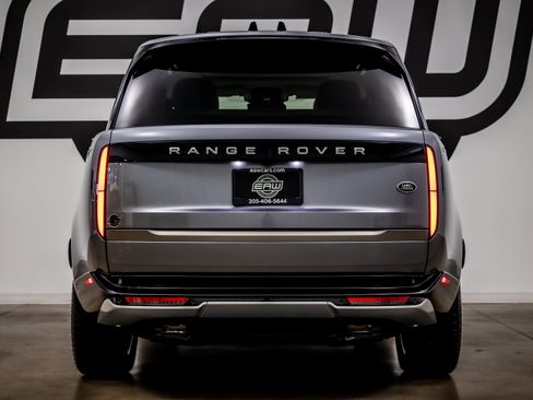 Used 2023 Land Rover Range Rover SE AWD/4WD image 11