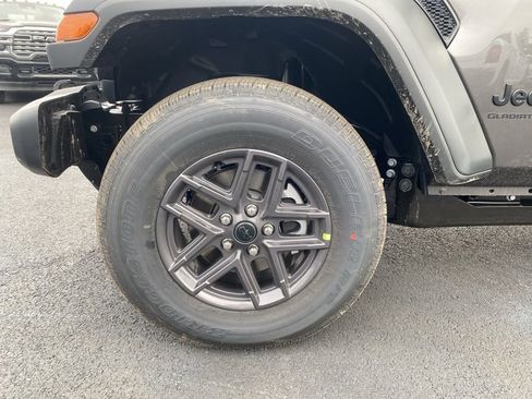 New 2026 Jeep Gladiator Sport image 9